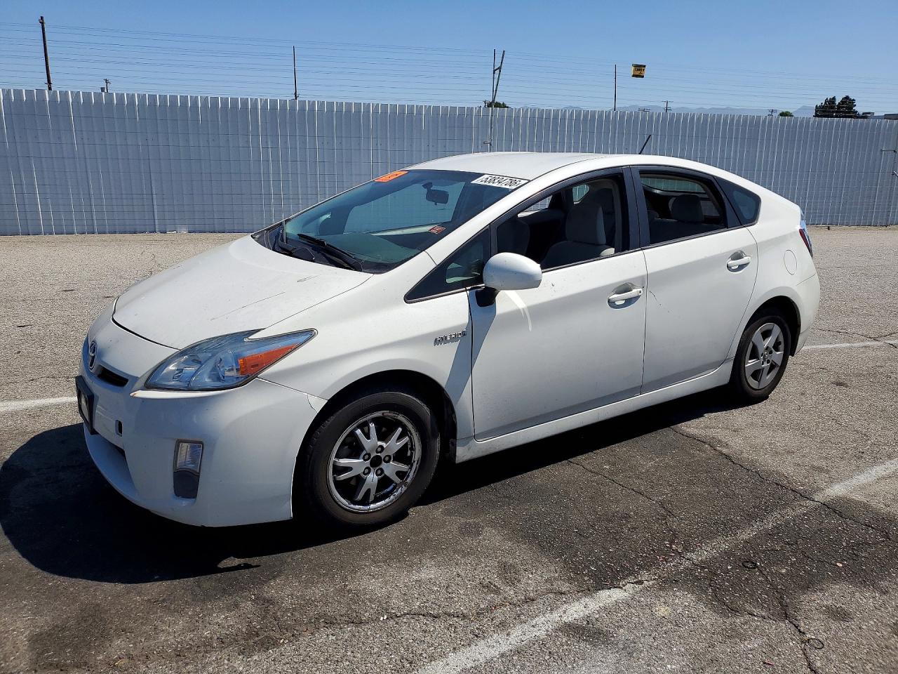 Salvage Toyota Prius Image
