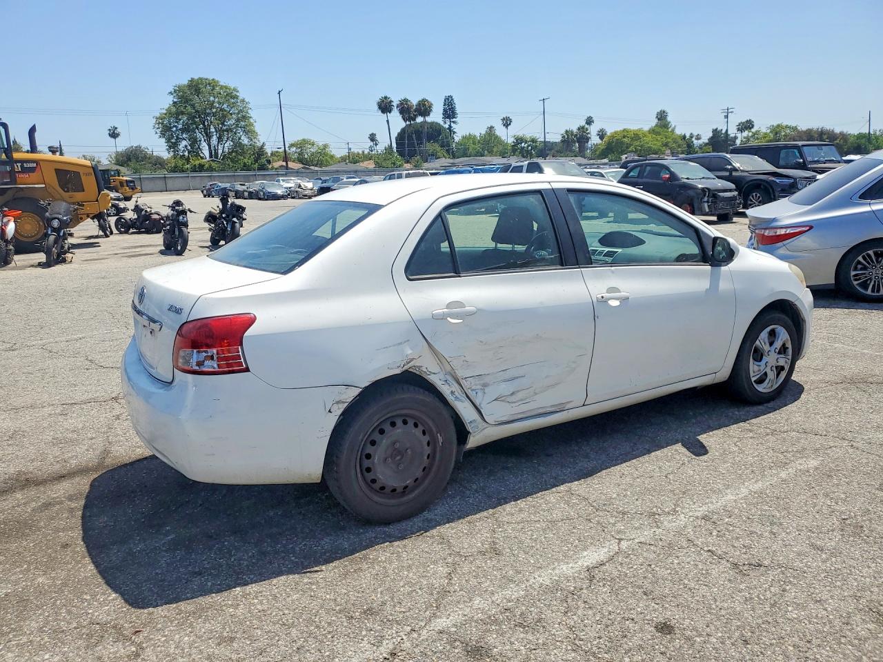 Toyota Yaris Base