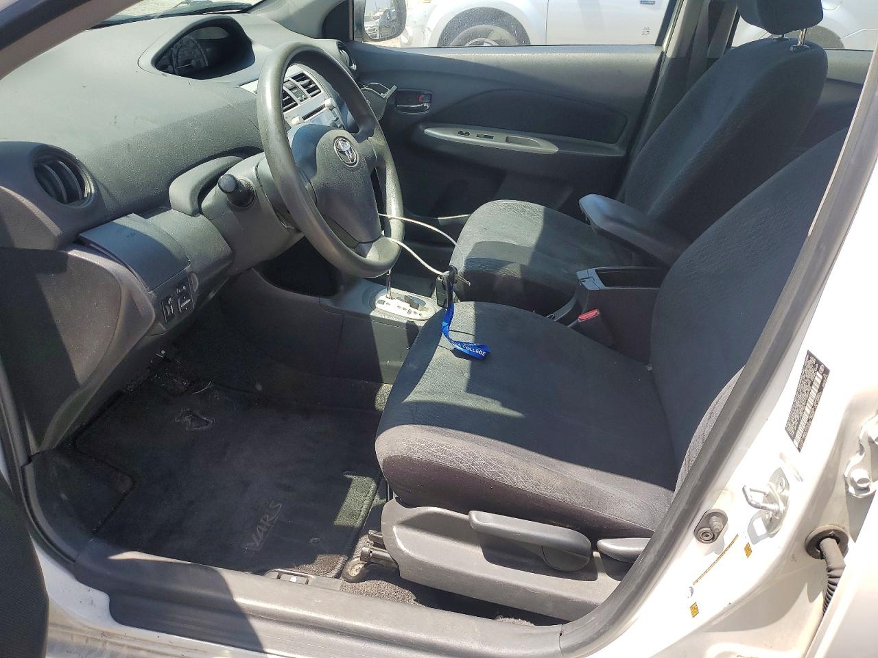 Toyota Yaris Base