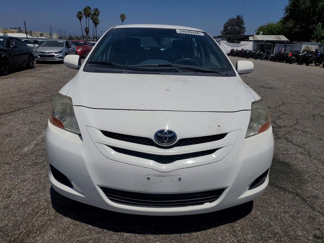 Toyota Yaris Base