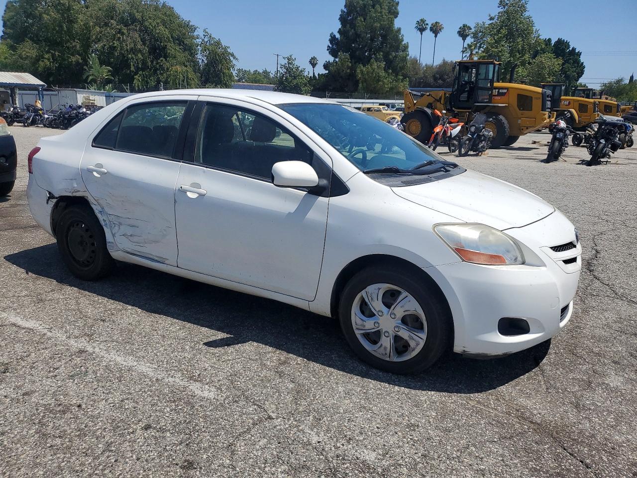 Toyota Yaris Base