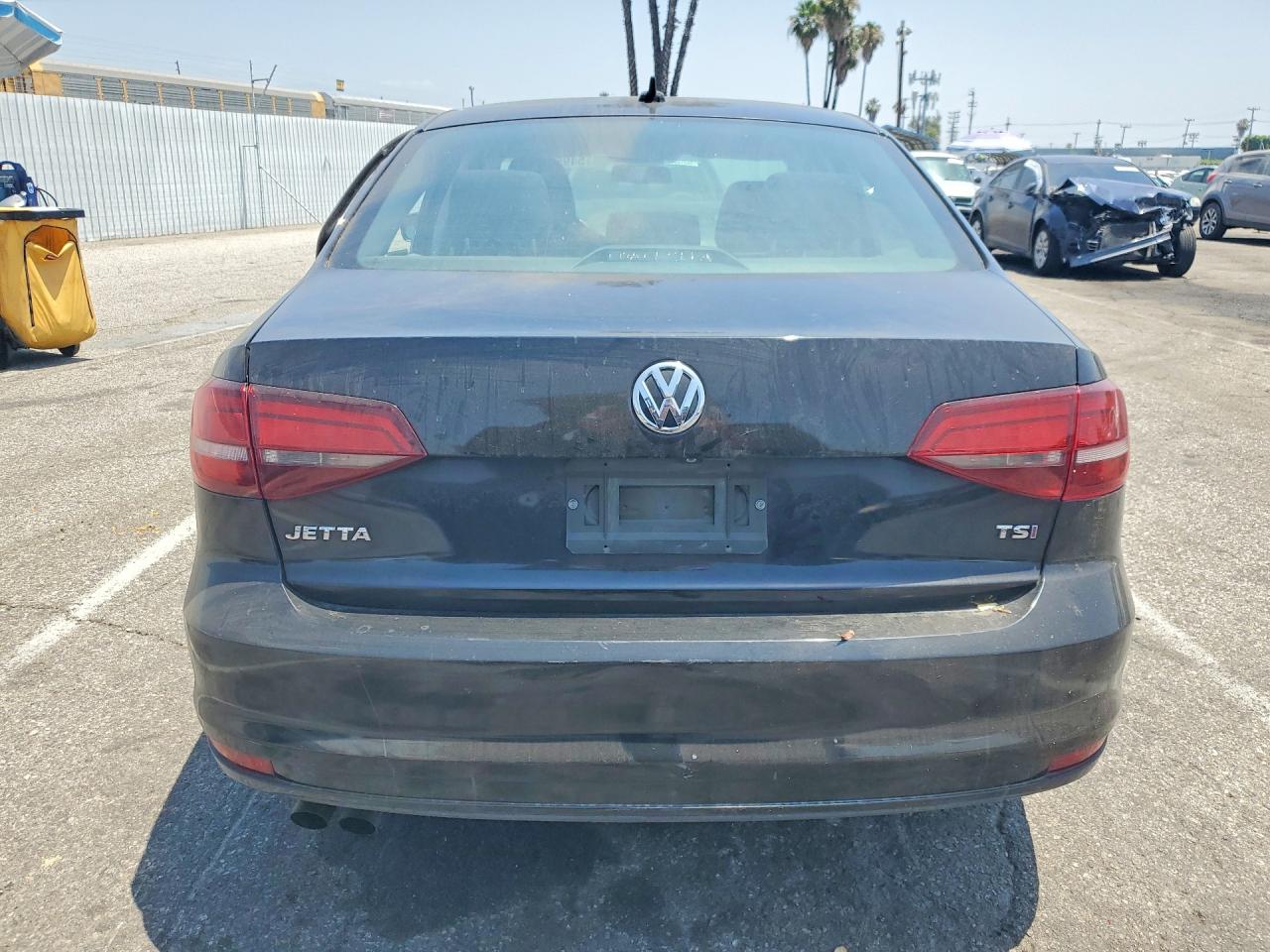 Volkswagen Jetta S