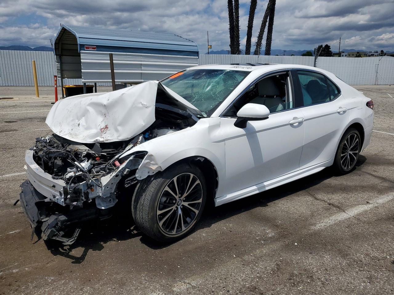 Salvage Toyota Camry Image