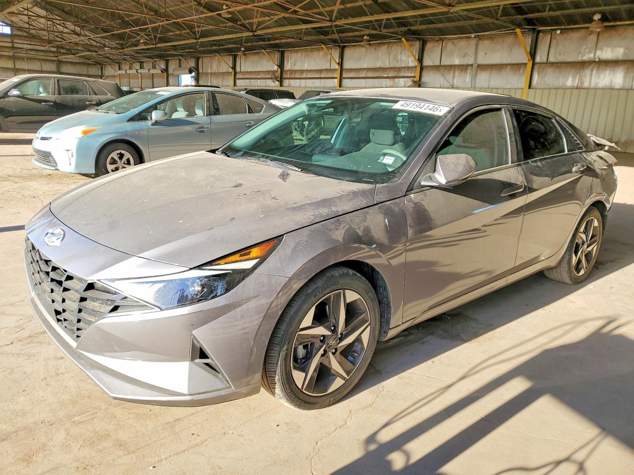 Salvage Hyundai ELANTRA Image