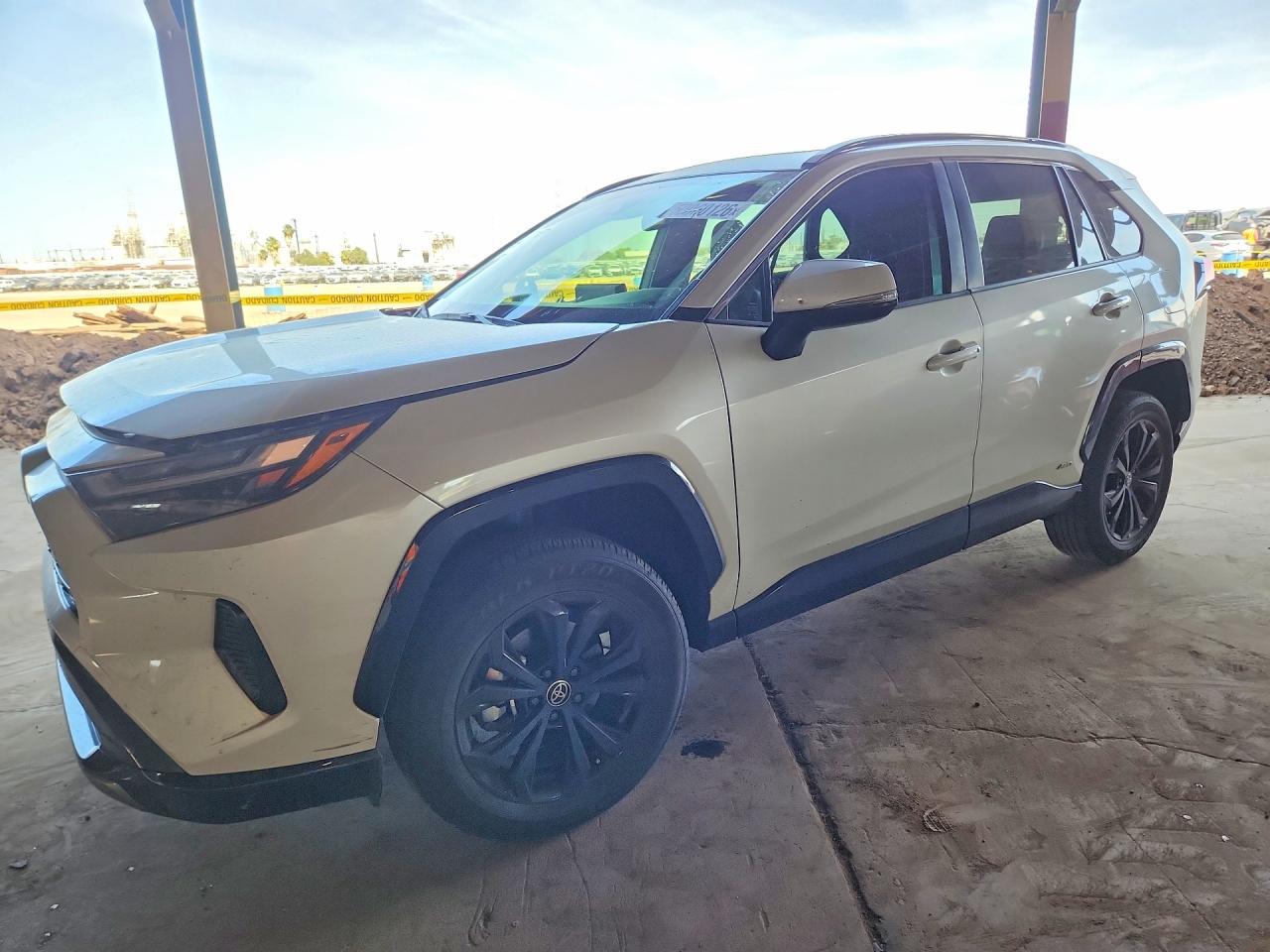 Salvage Toyota RAV4 Image