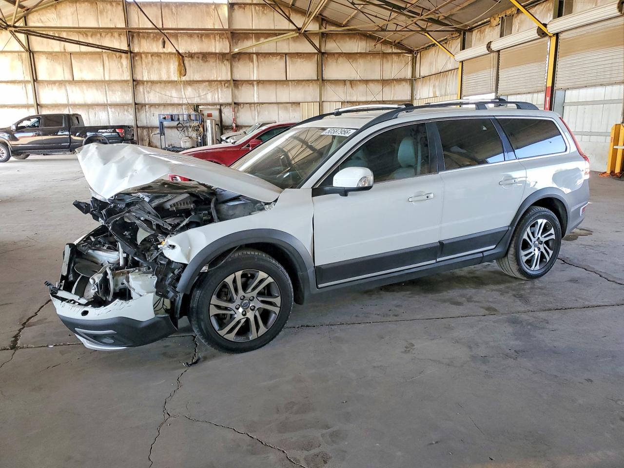 Salvage Volvo XC70 Image