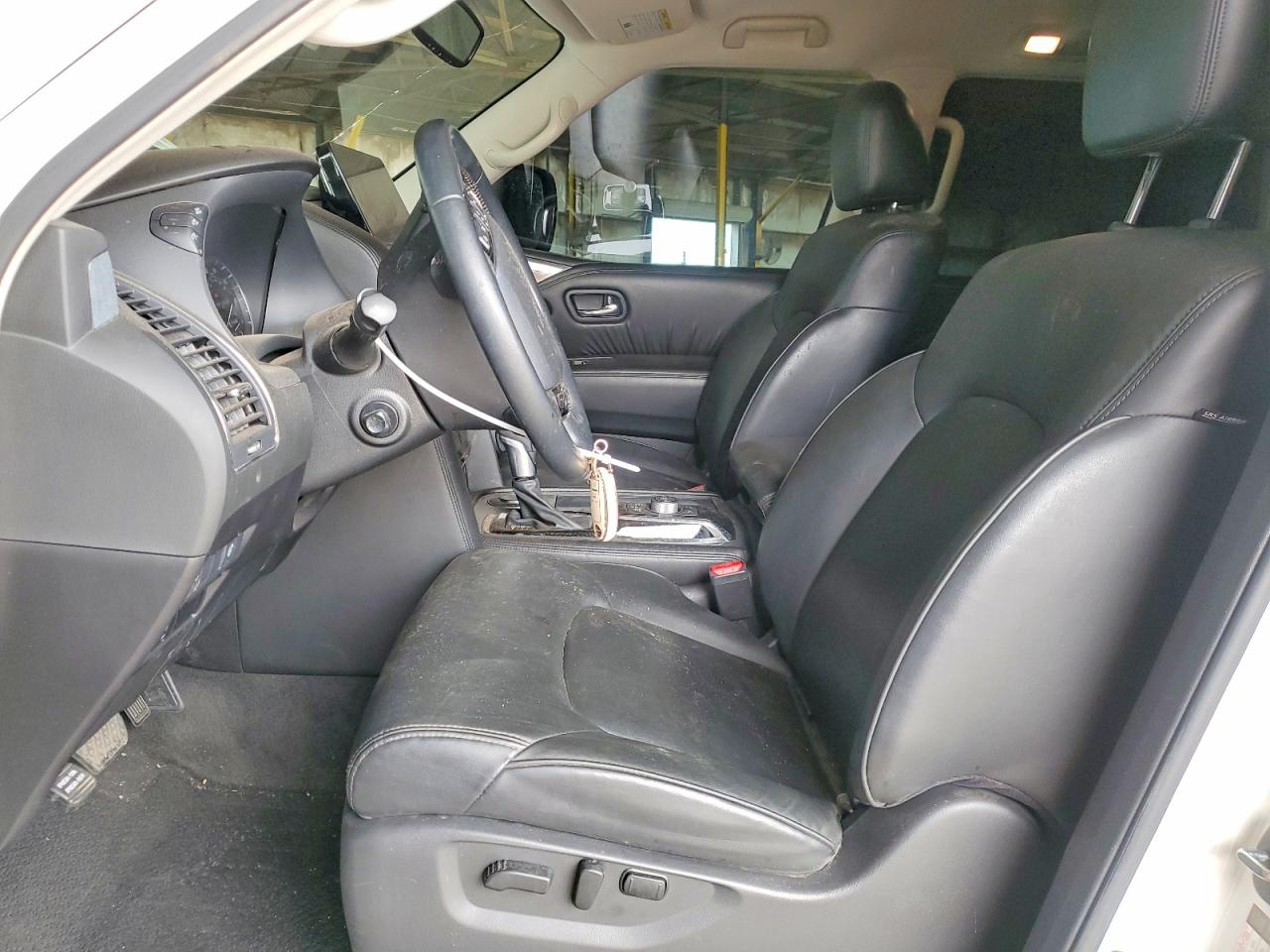 Nissan Armada Sv