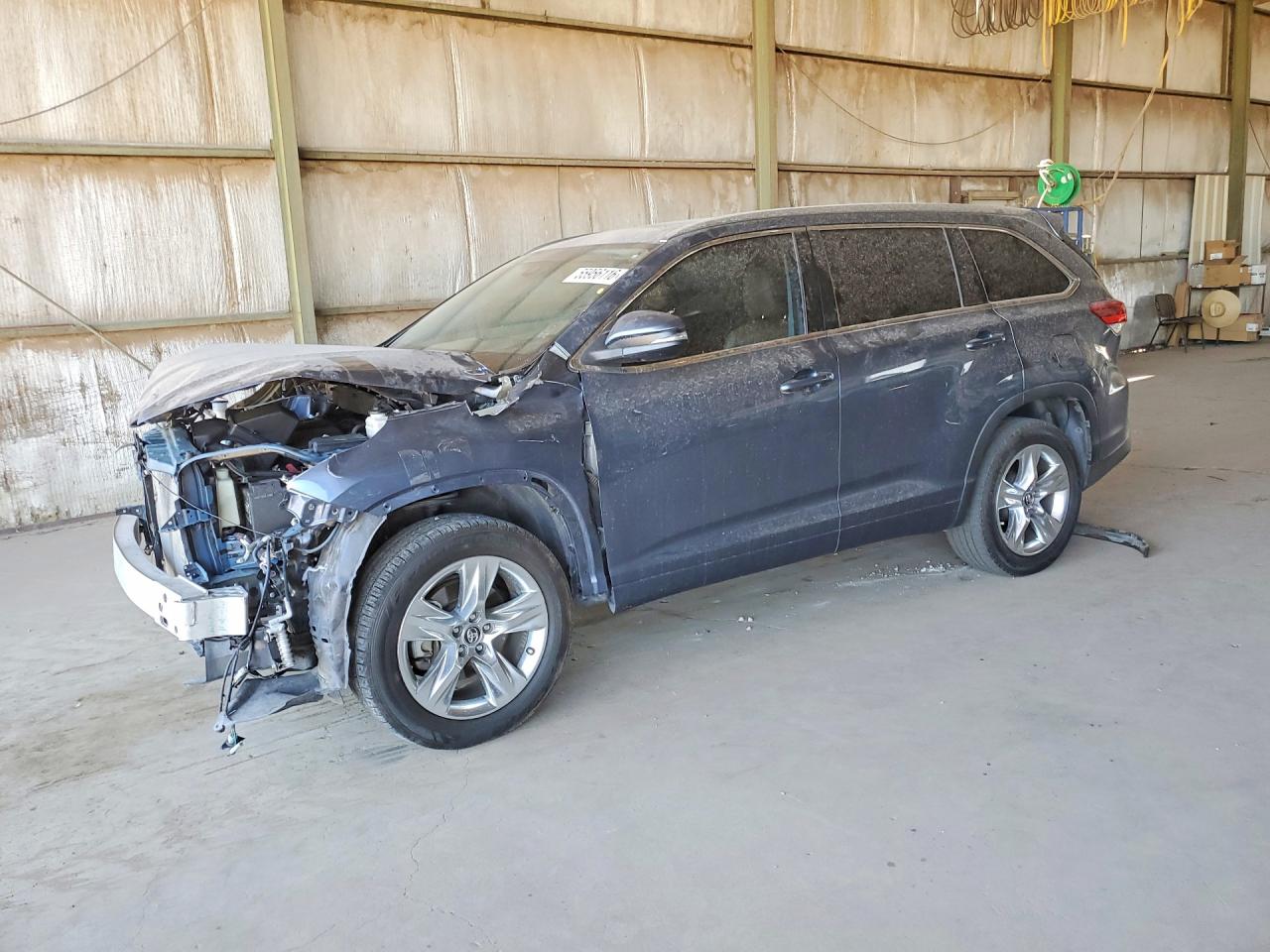 Salvage Toyota Highlander Image