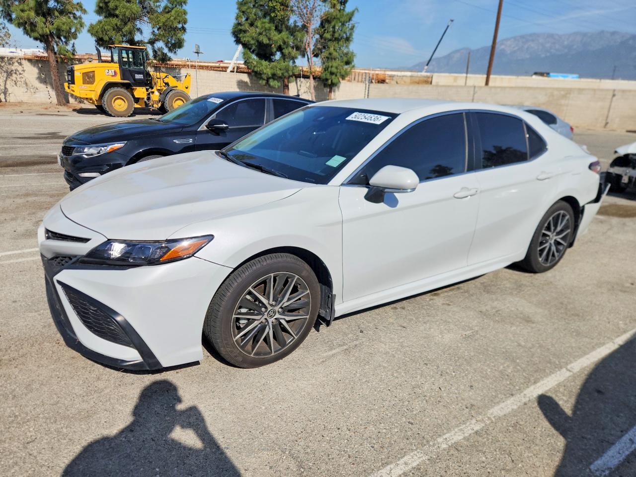 Salvage Toyota Camry Image