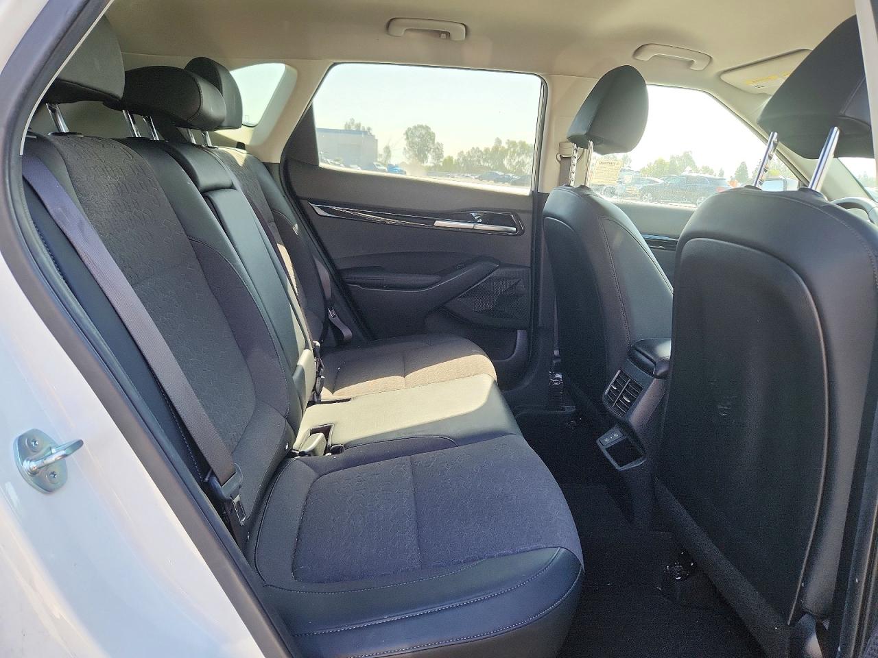 Kia Seltos S