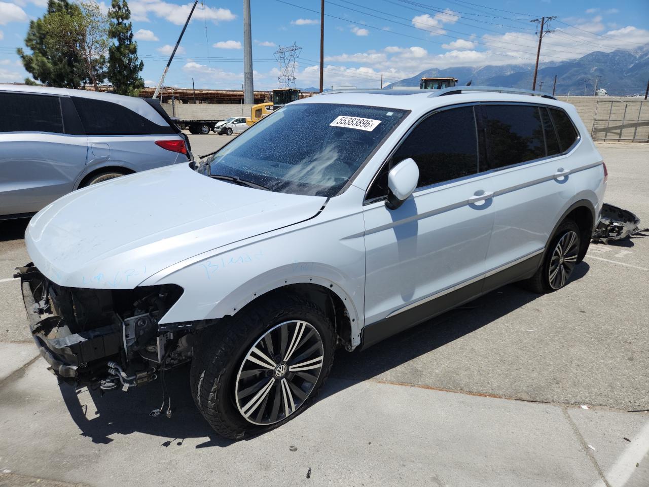 Salvage Volkswagen Tiguan Image