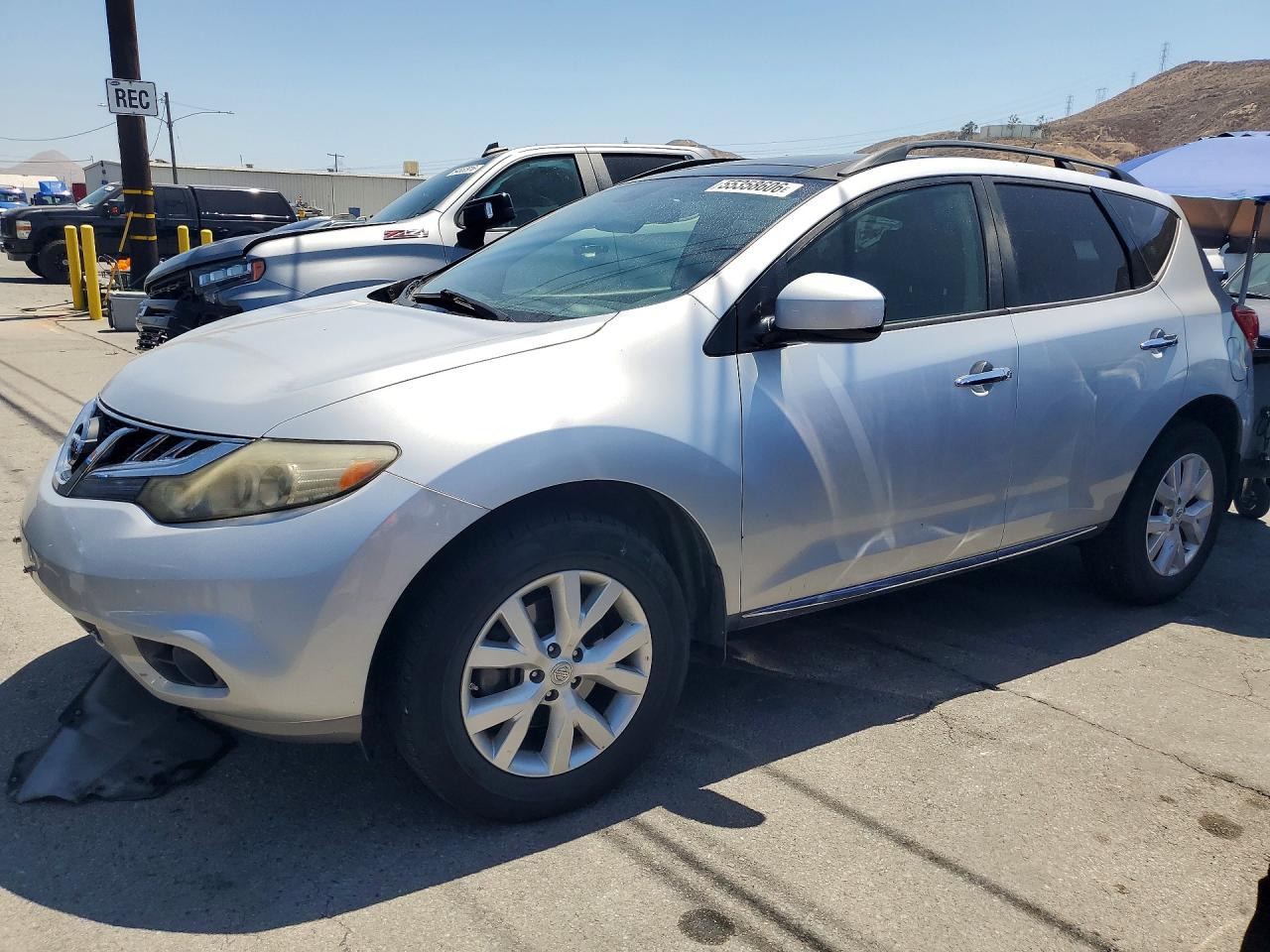 Salvage Nissan Murano Image