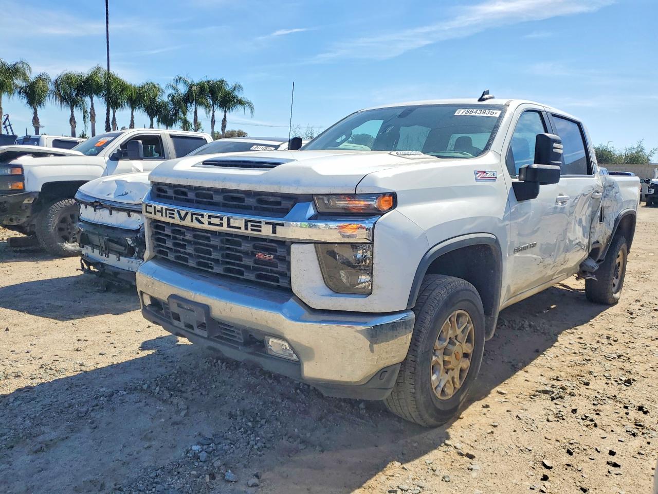 Salvage Chevrolet Silverado Image