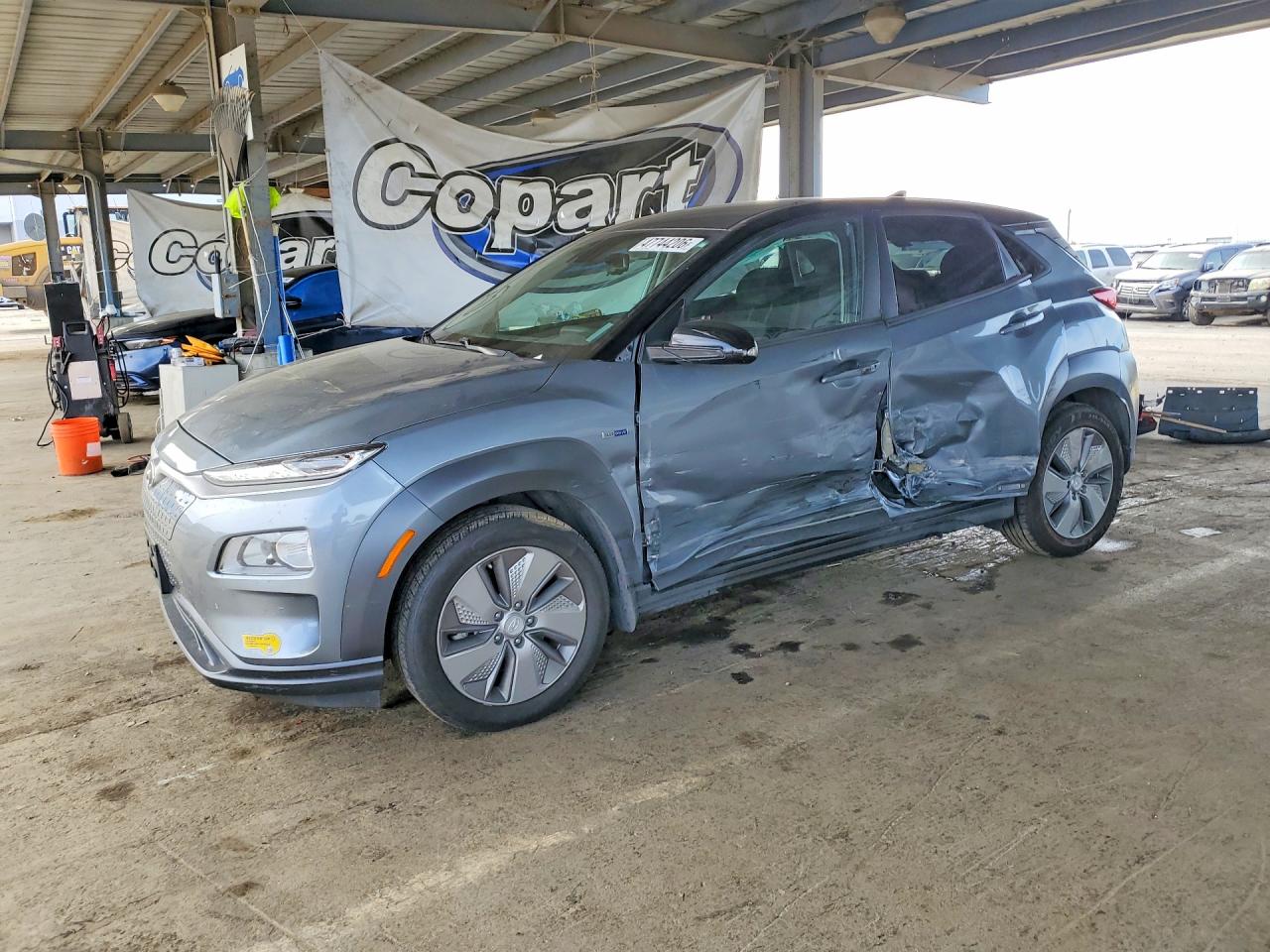 Salvage Hyundai Other Image