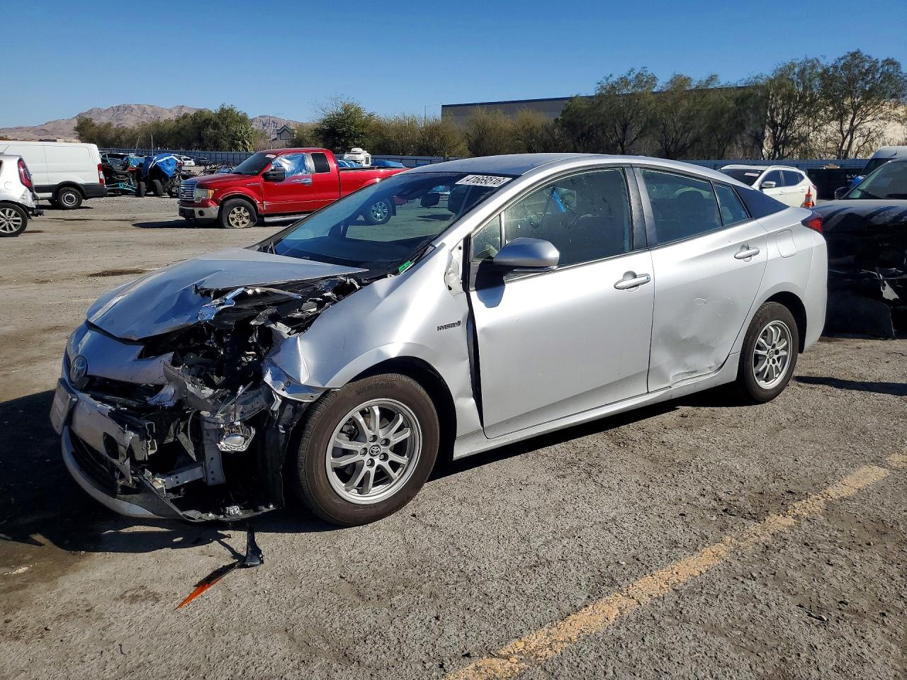 Salvage Toyota Prius Image