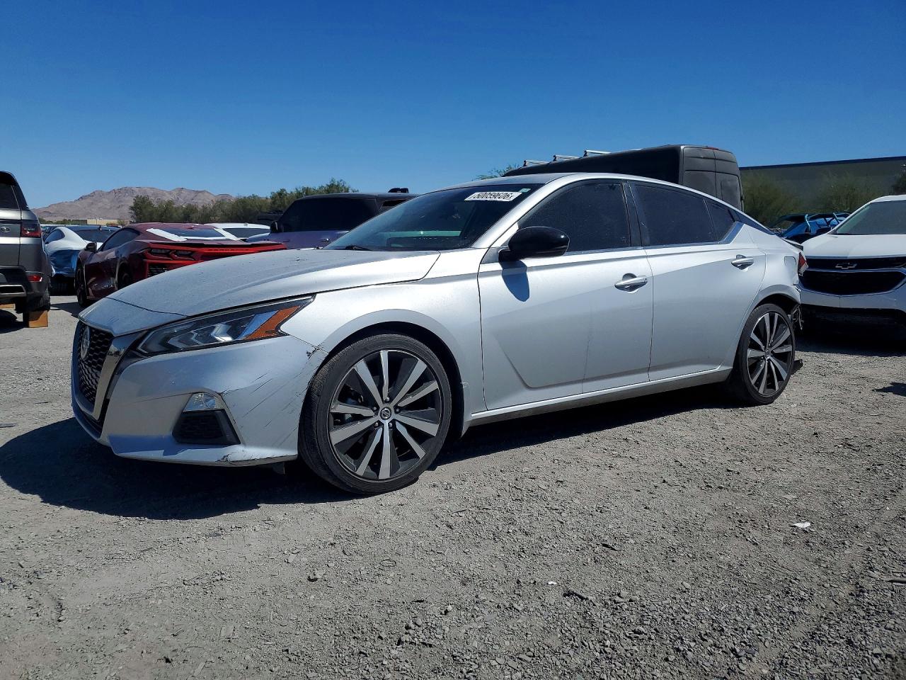 Salvage Nissan Altima Image