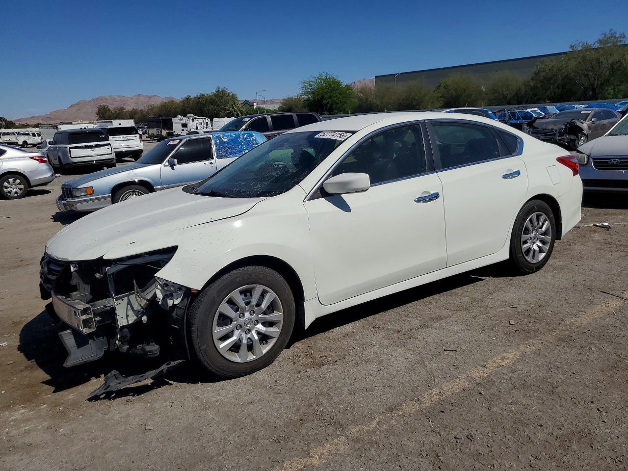Salvage Nissan Altima Image