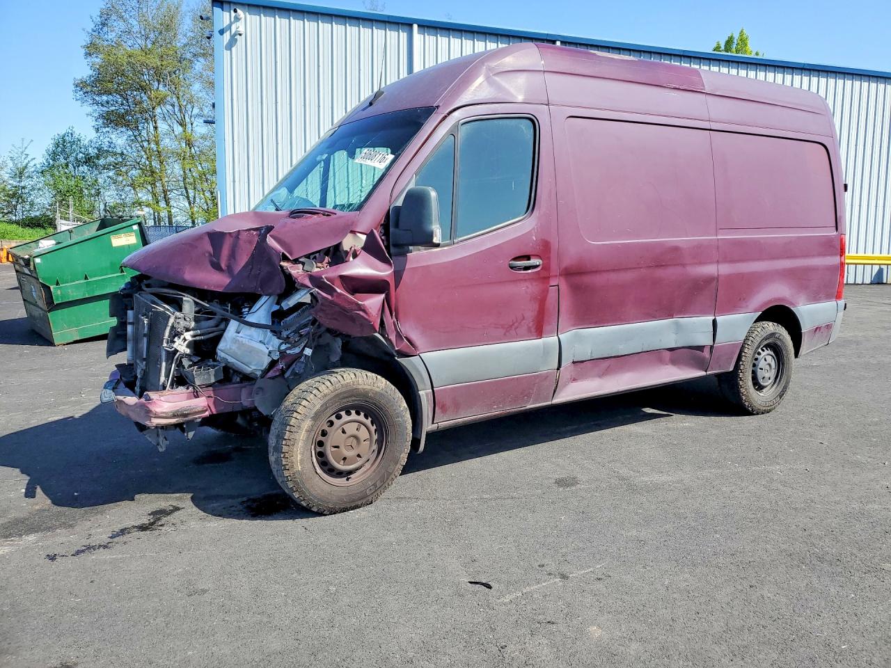 Salvage Mercedes-Benz Sprinter Image