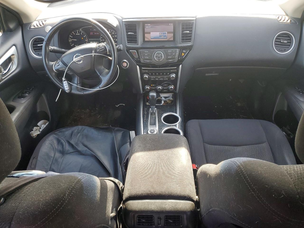 Nissan Pathfinder S