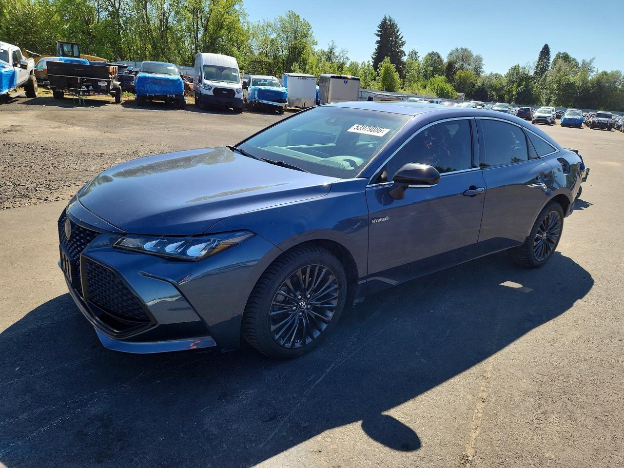 Salvage Toyota Avalon Image