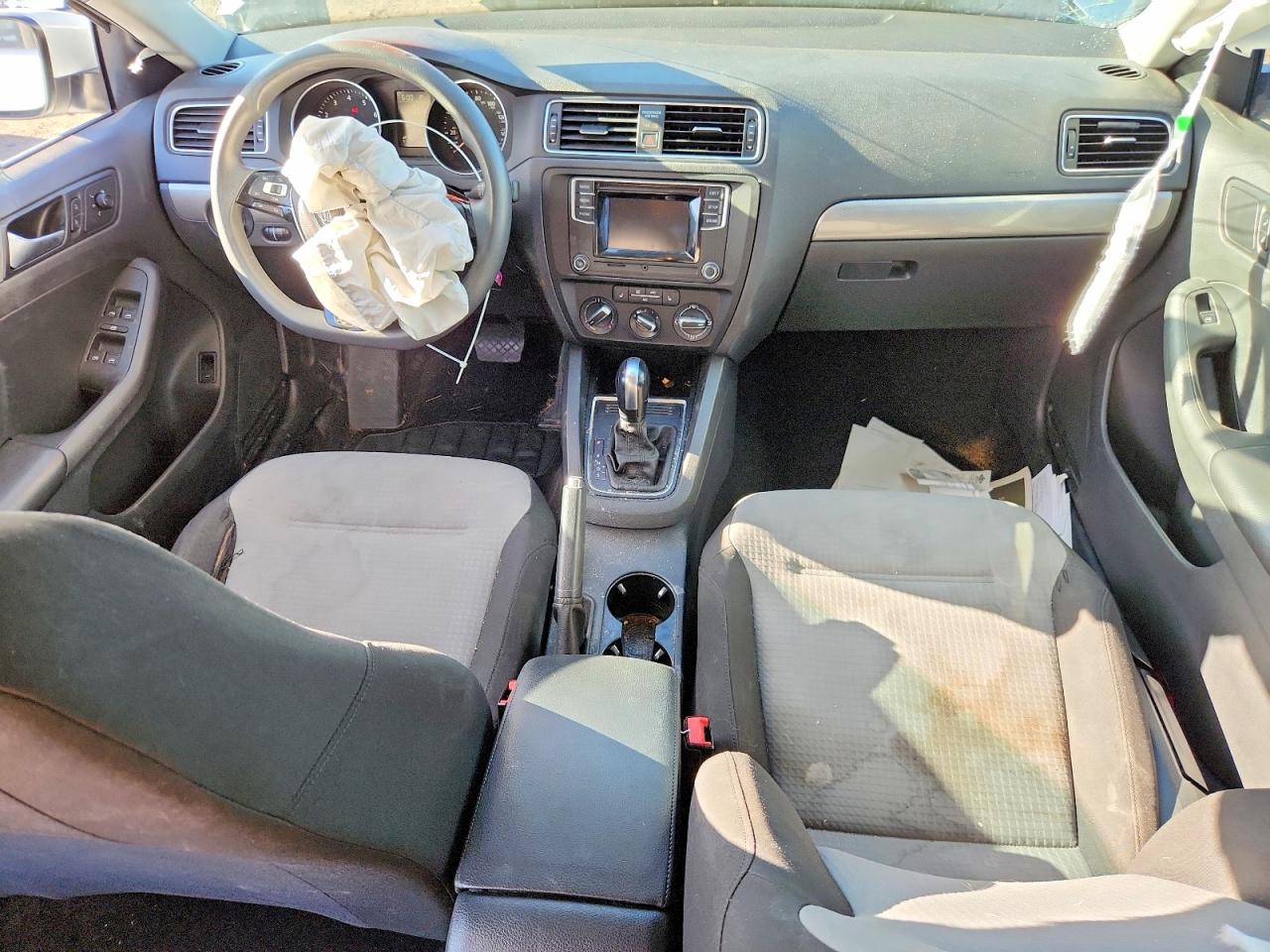 Volkswagen Jetta S
