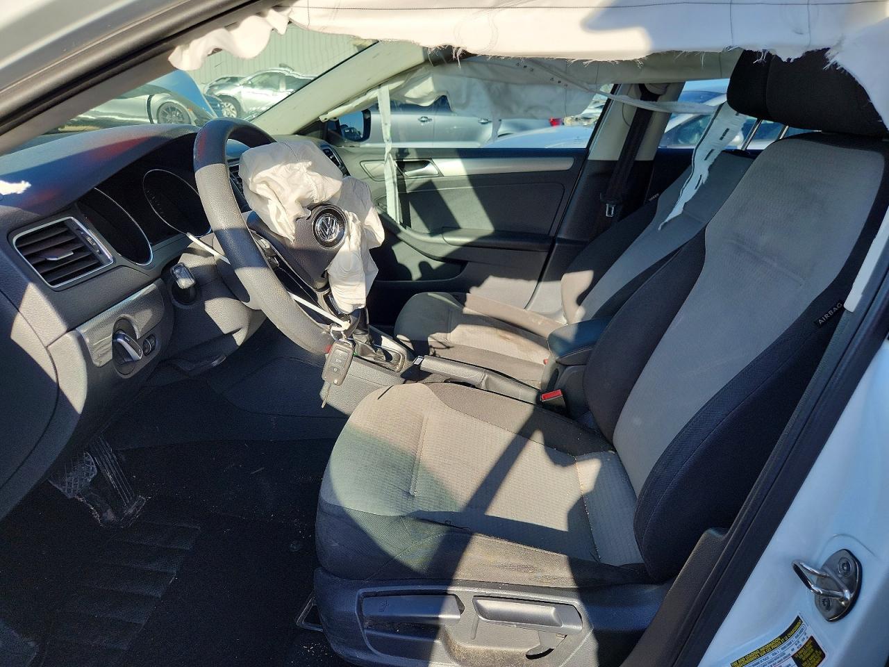 Volkswagen Jetta S