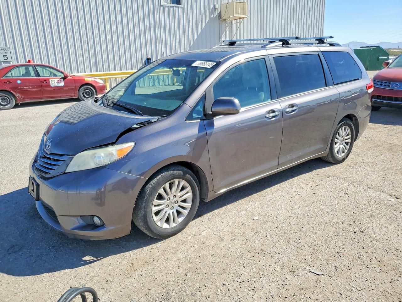 Salvage Toyota Sienna Image