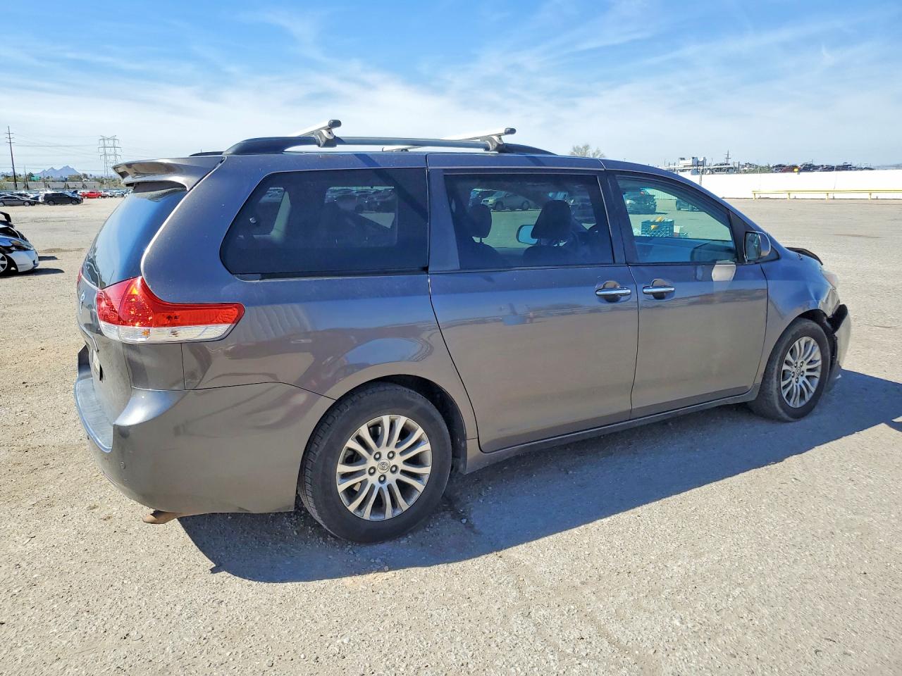 Toyota Sienna Xle