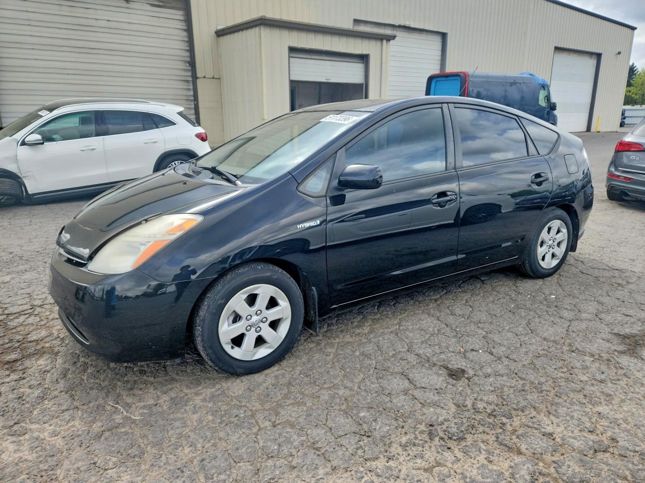 Salvage Toyota Prius Image
