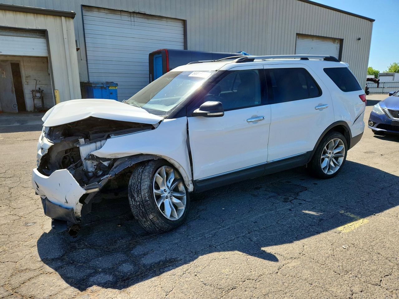 Salvage Ford Explorer Image