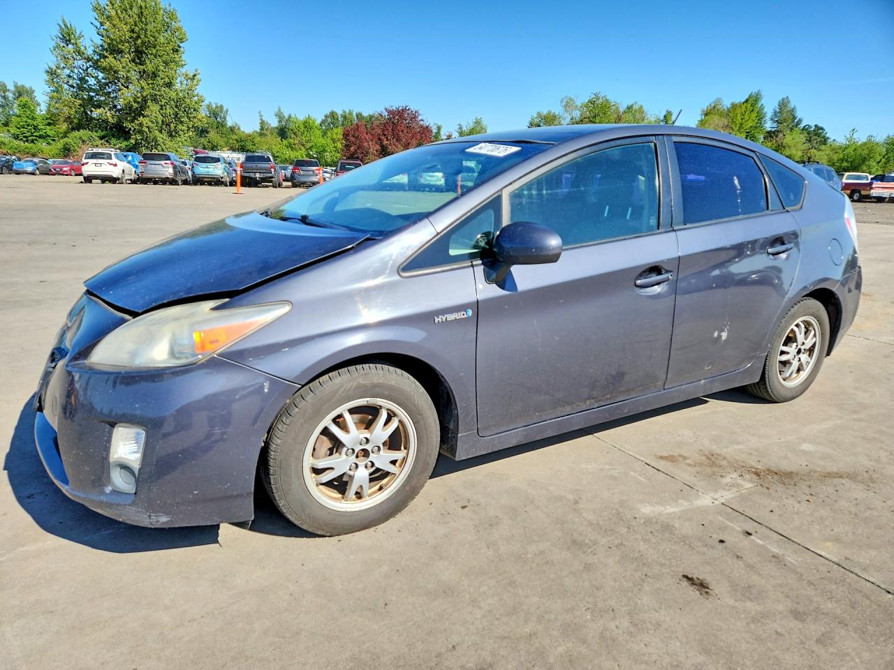 Salvage Toyota Prius Image