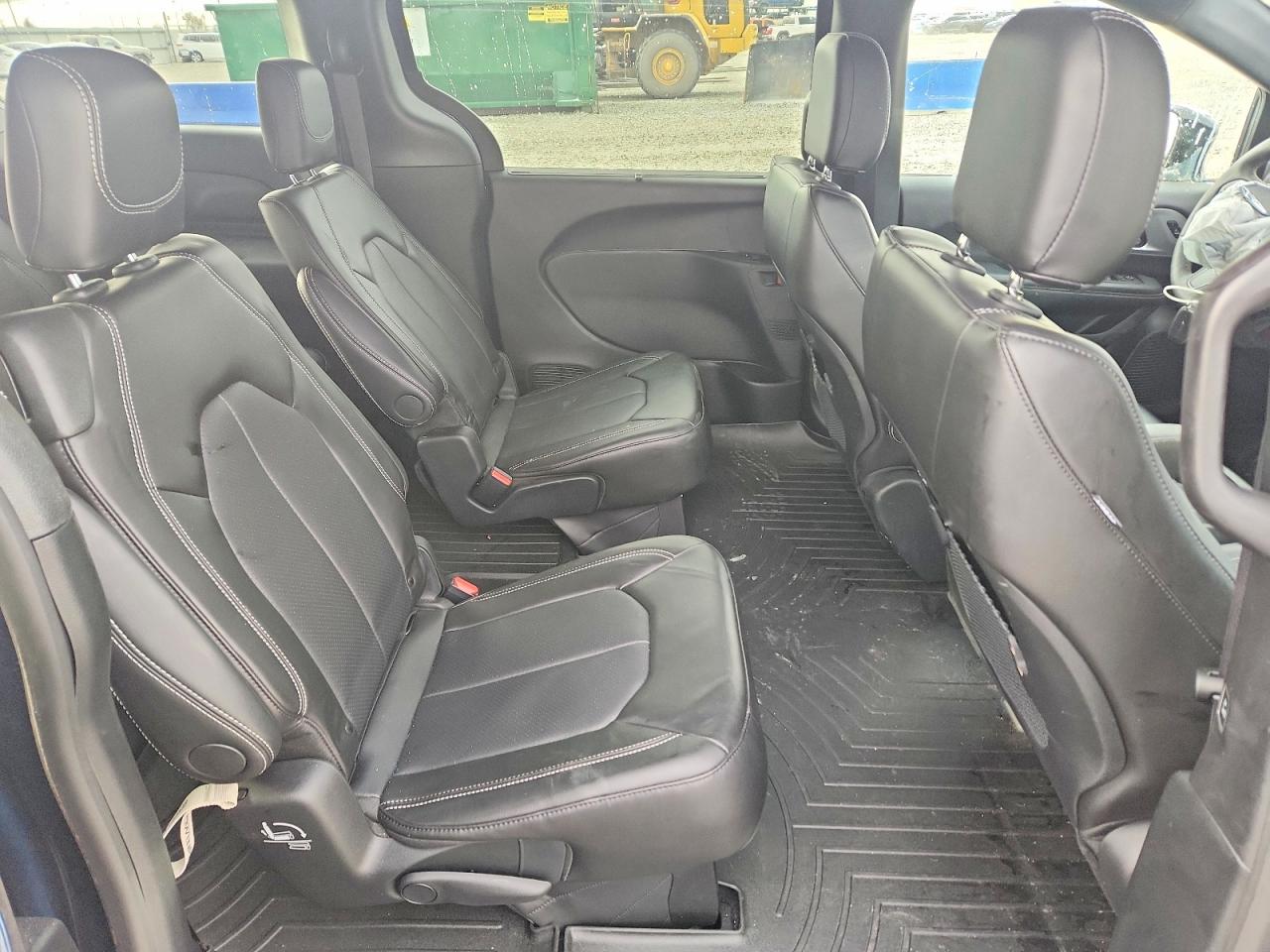 Chrysler Pacifica Touring L