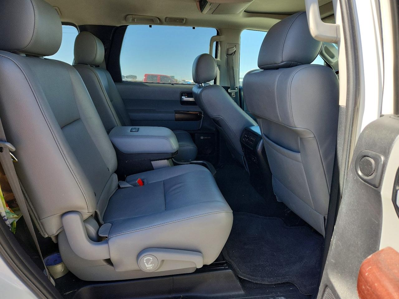 Toyota Sequoia Platinum