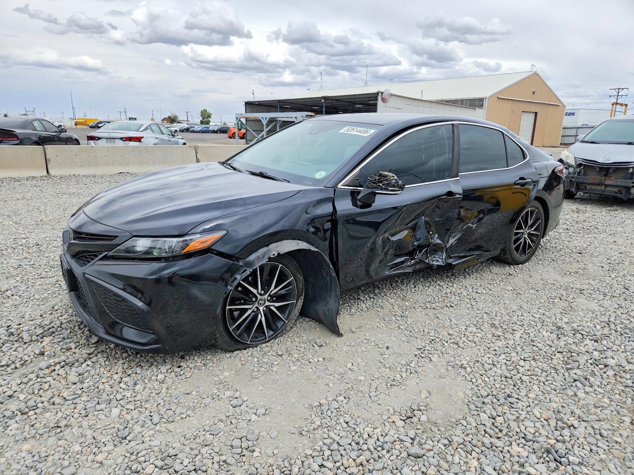 Salvage Toyota Camry Image