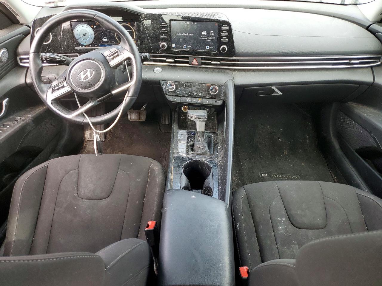 Hyundai ELANTRA Sel