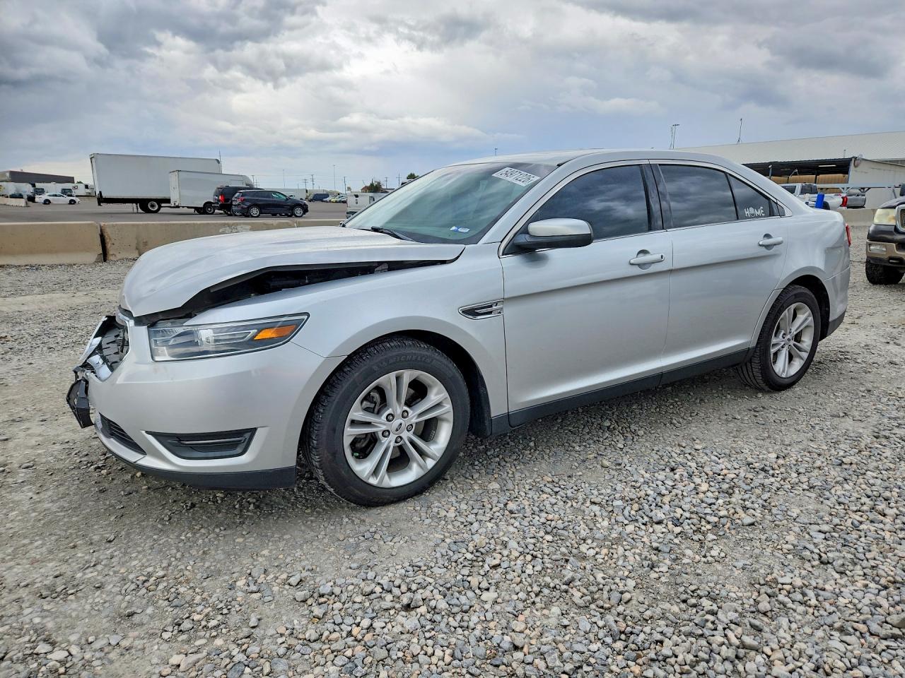 Salvage Ford Taurus Image