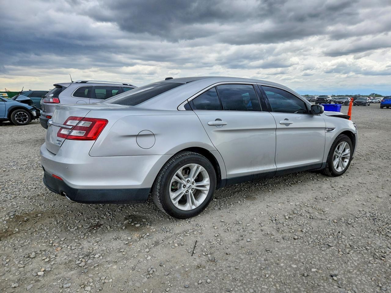 Ford Taurus Sel