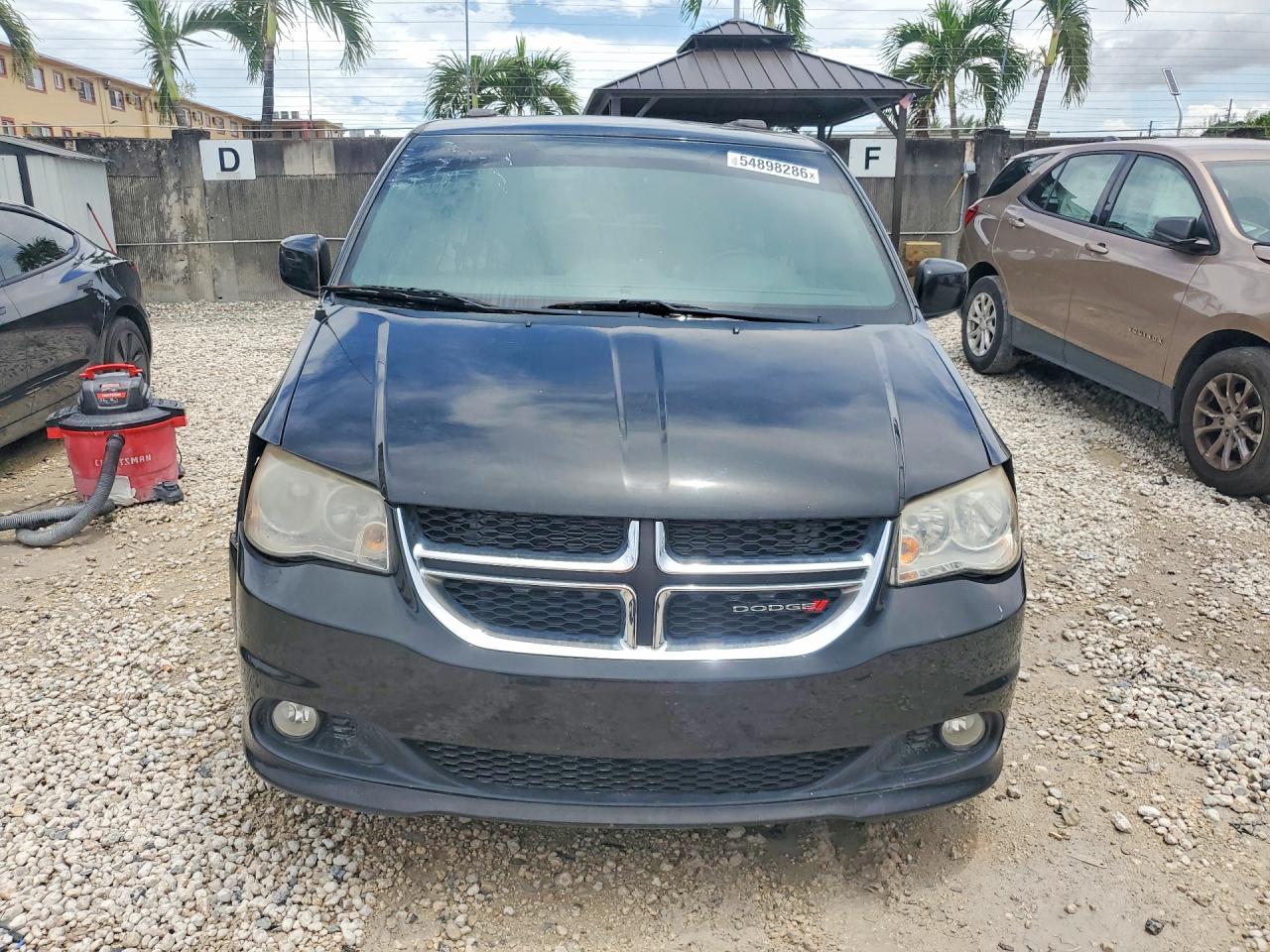 Dodge Caravan Sxt
