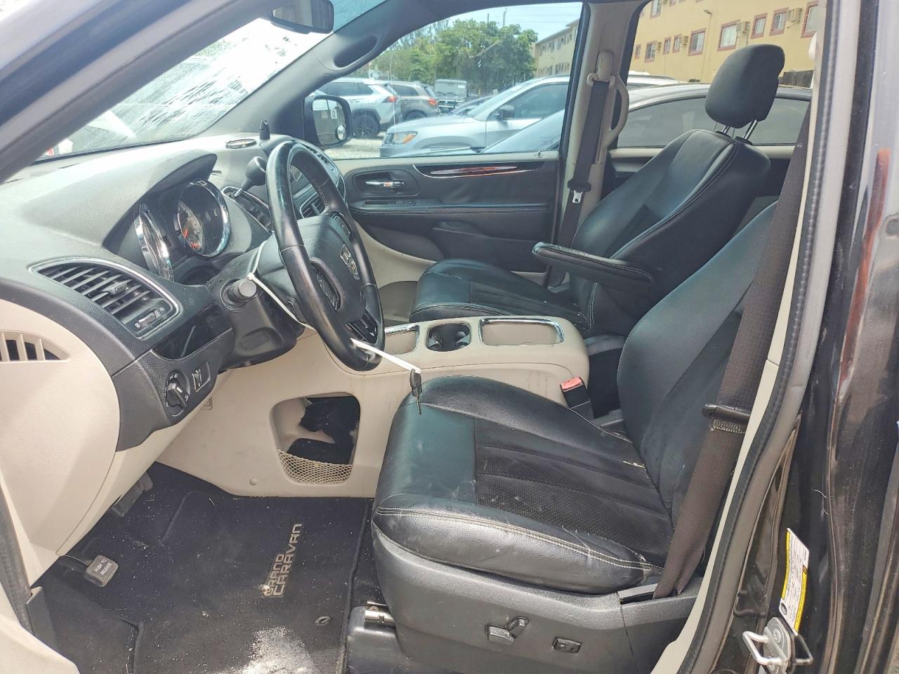 Dodge Caravan Sxt