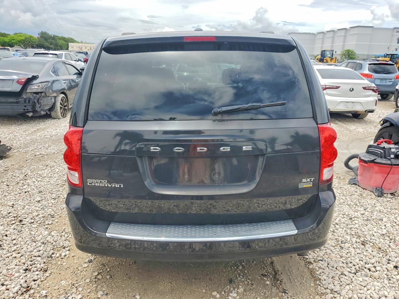 Dodge Caravan Sxt