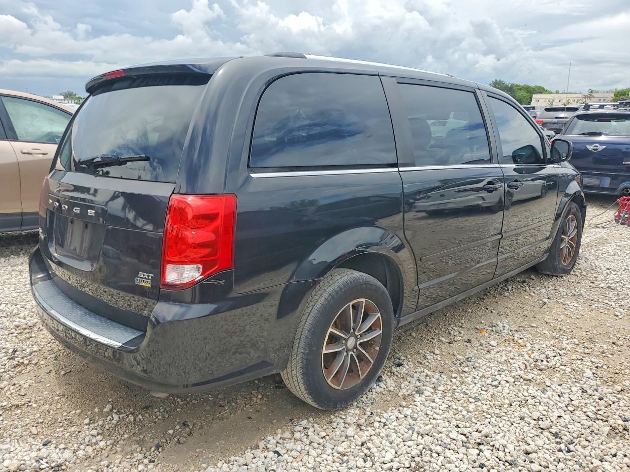 Dodge Caravan Sxt