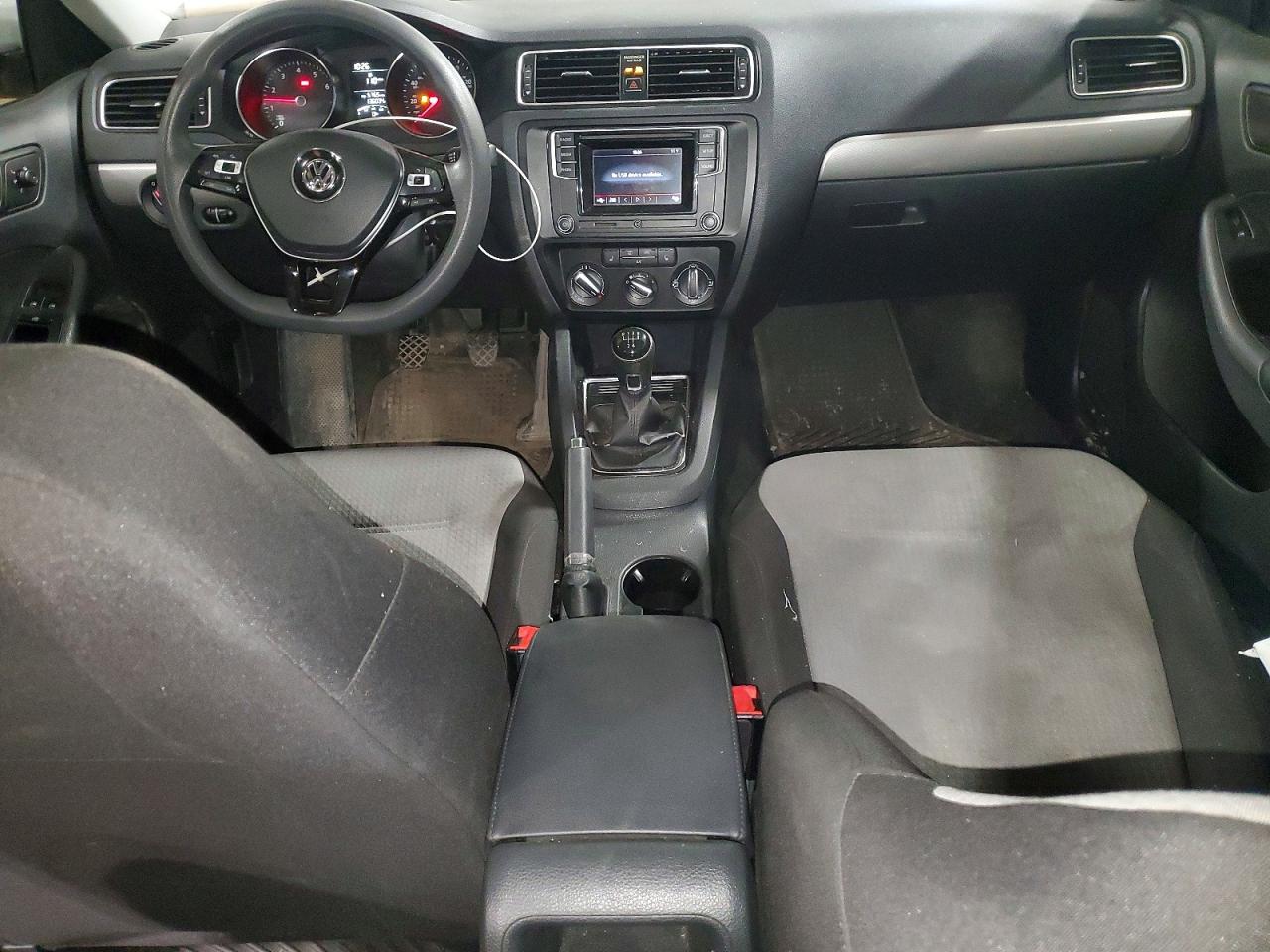 Volkswagen Jetta S