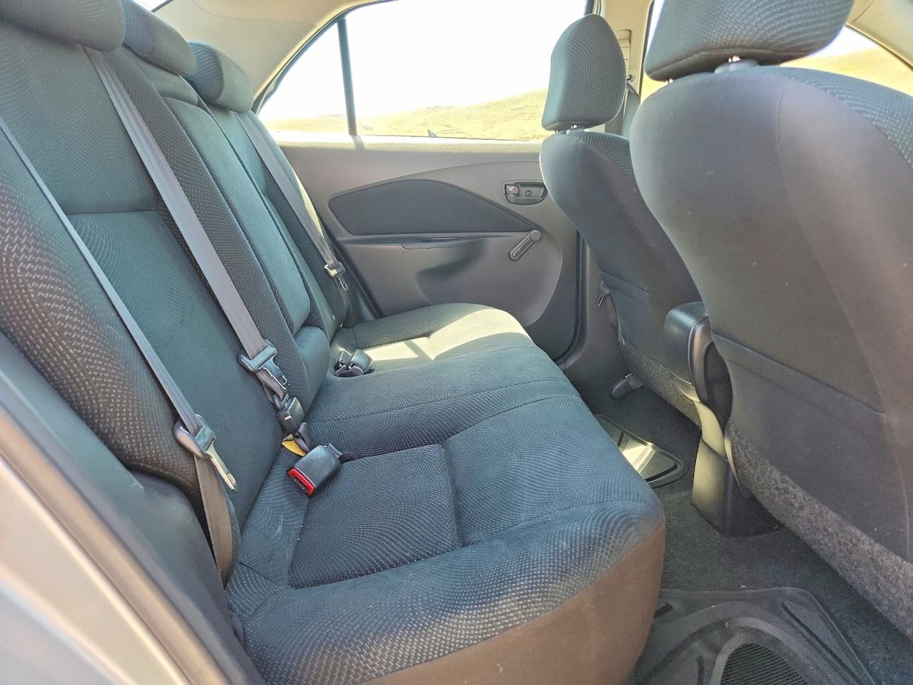 Toyota Yaris Base