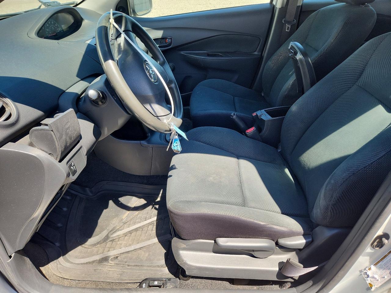 Toyota Yaris Base