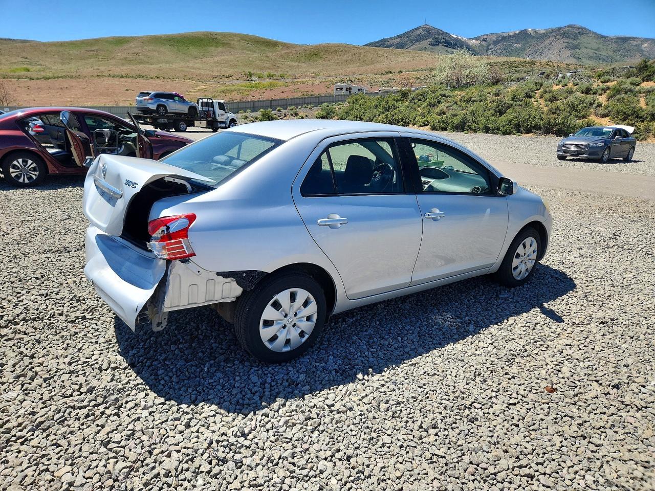 Toyota Yaris Base