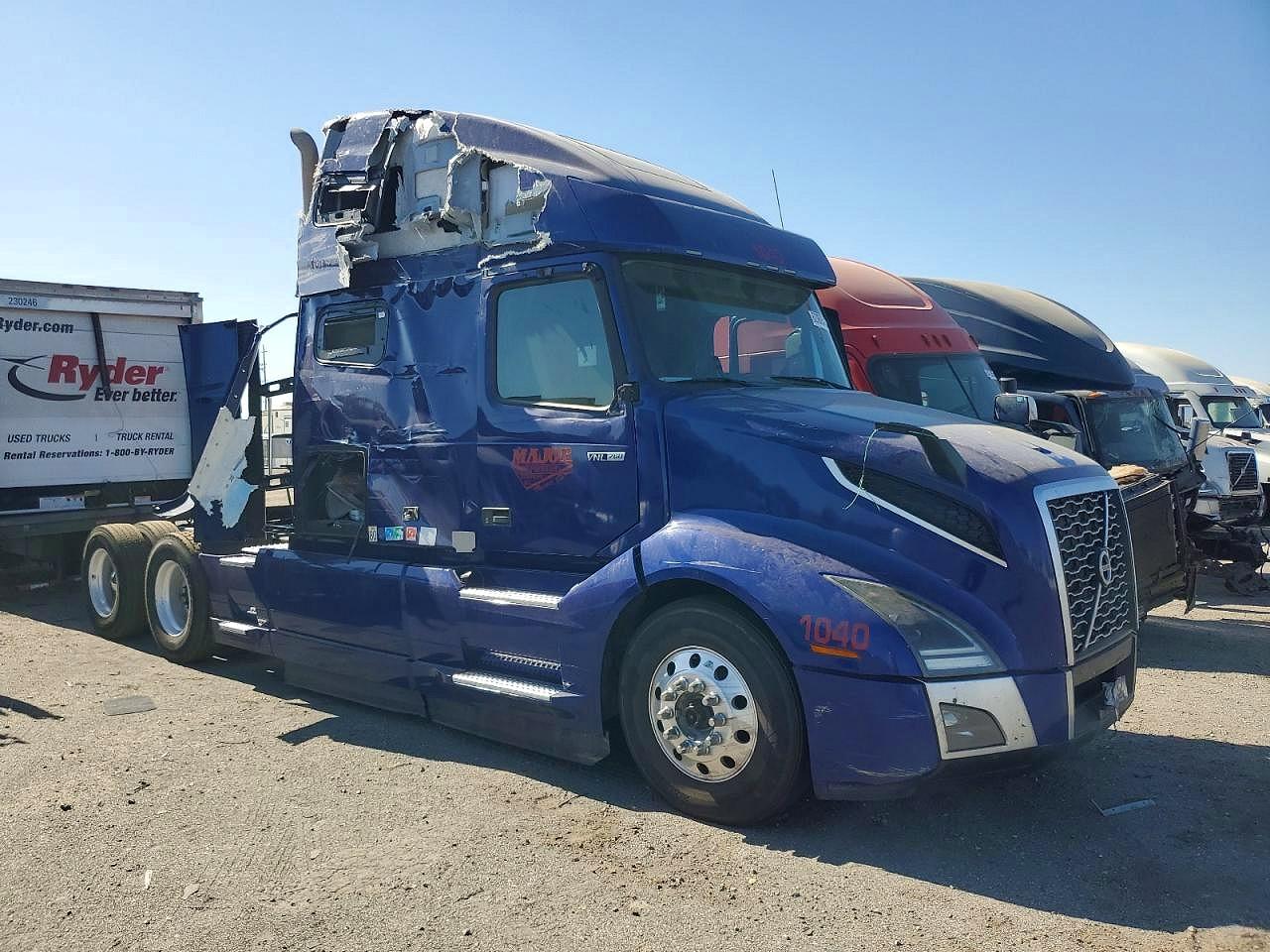 Salvage Volvo Vn Image