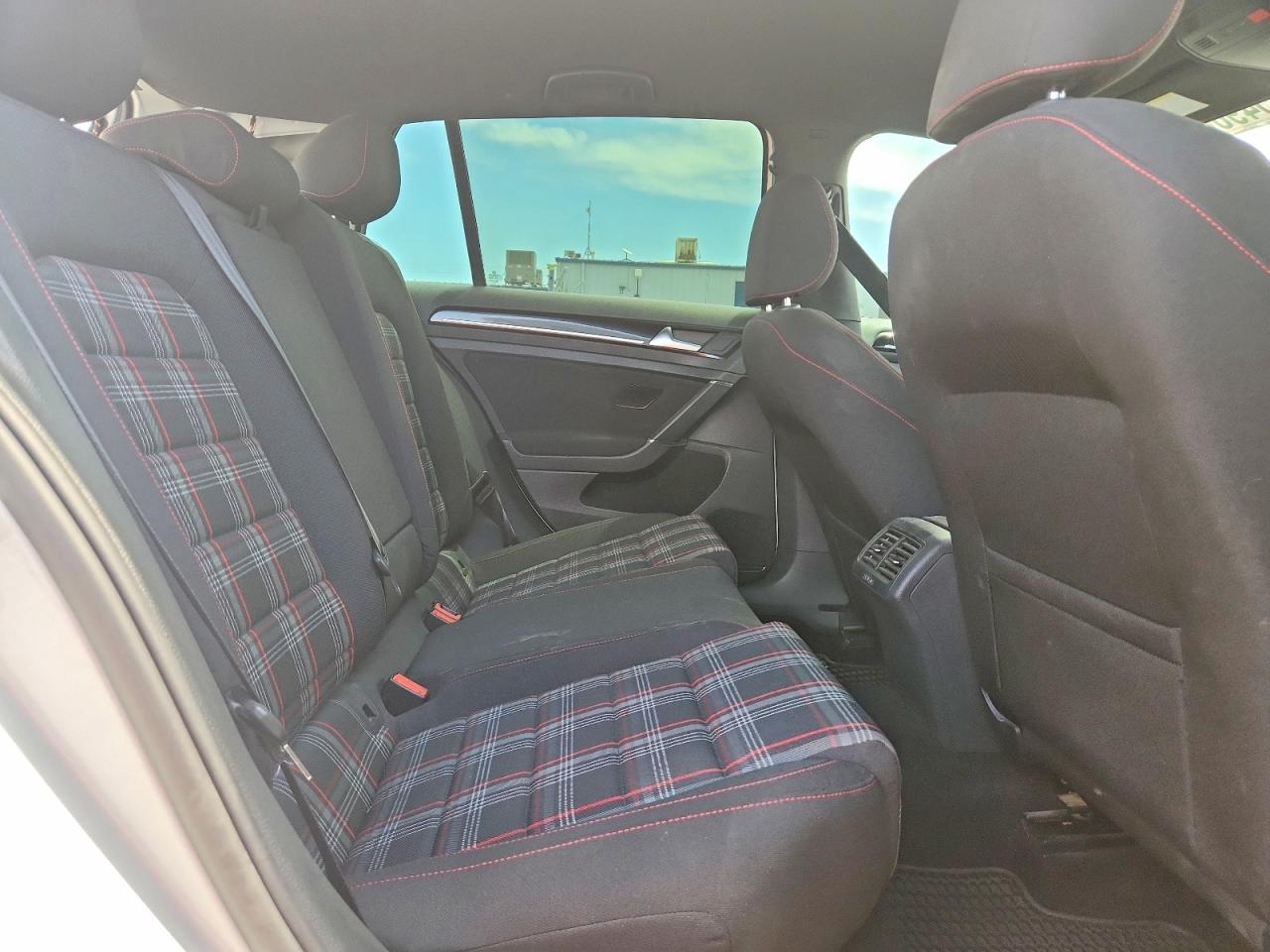 Volkswagen GTI S