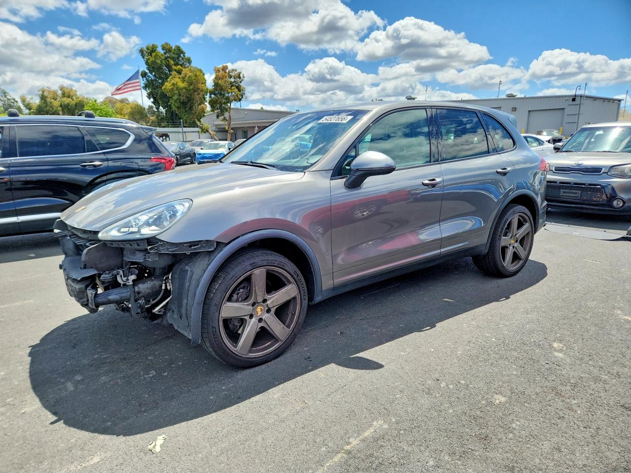 Salvage Porsche Cayenne Image