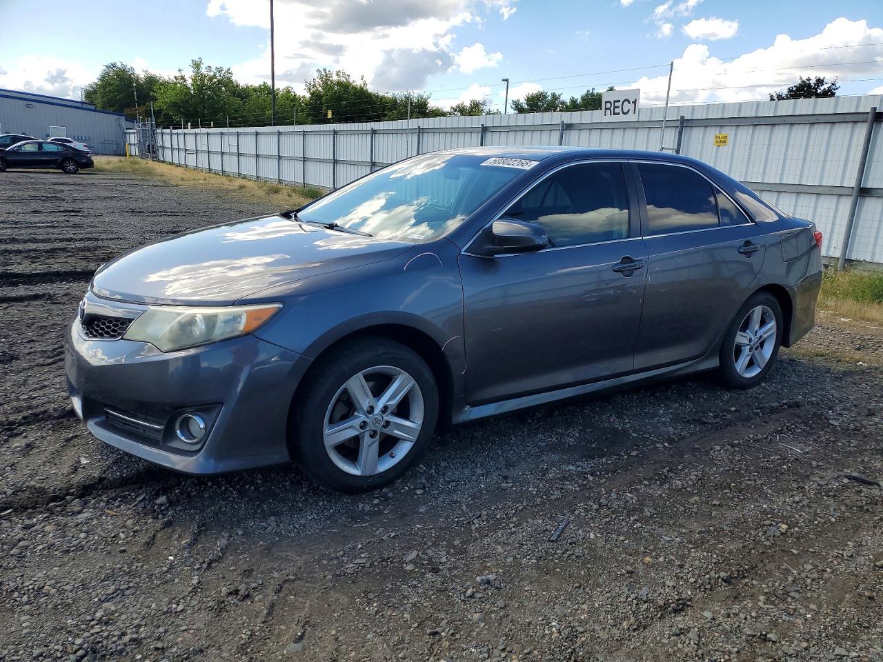 Salvage Toyota Camry Image