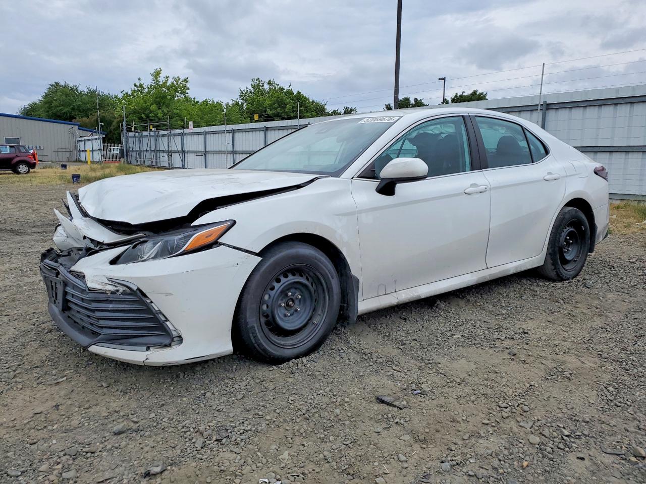 Salvage Toyota Camry Image